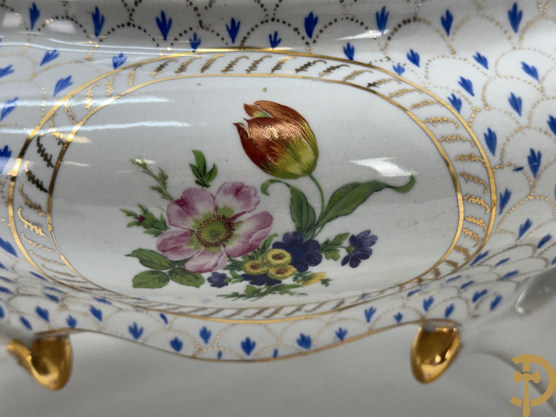 Wit porseleinen milieu de table met bloemendecor, Limoges gemerkt