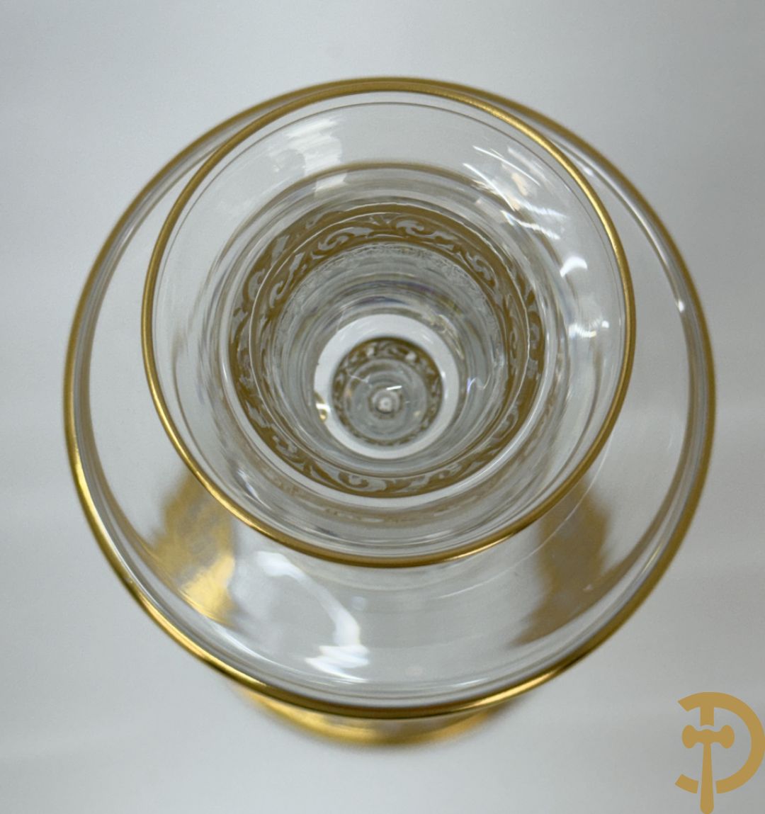 Paar kristallen kandelaars, Thistle Or, Saint Louis gemerkt