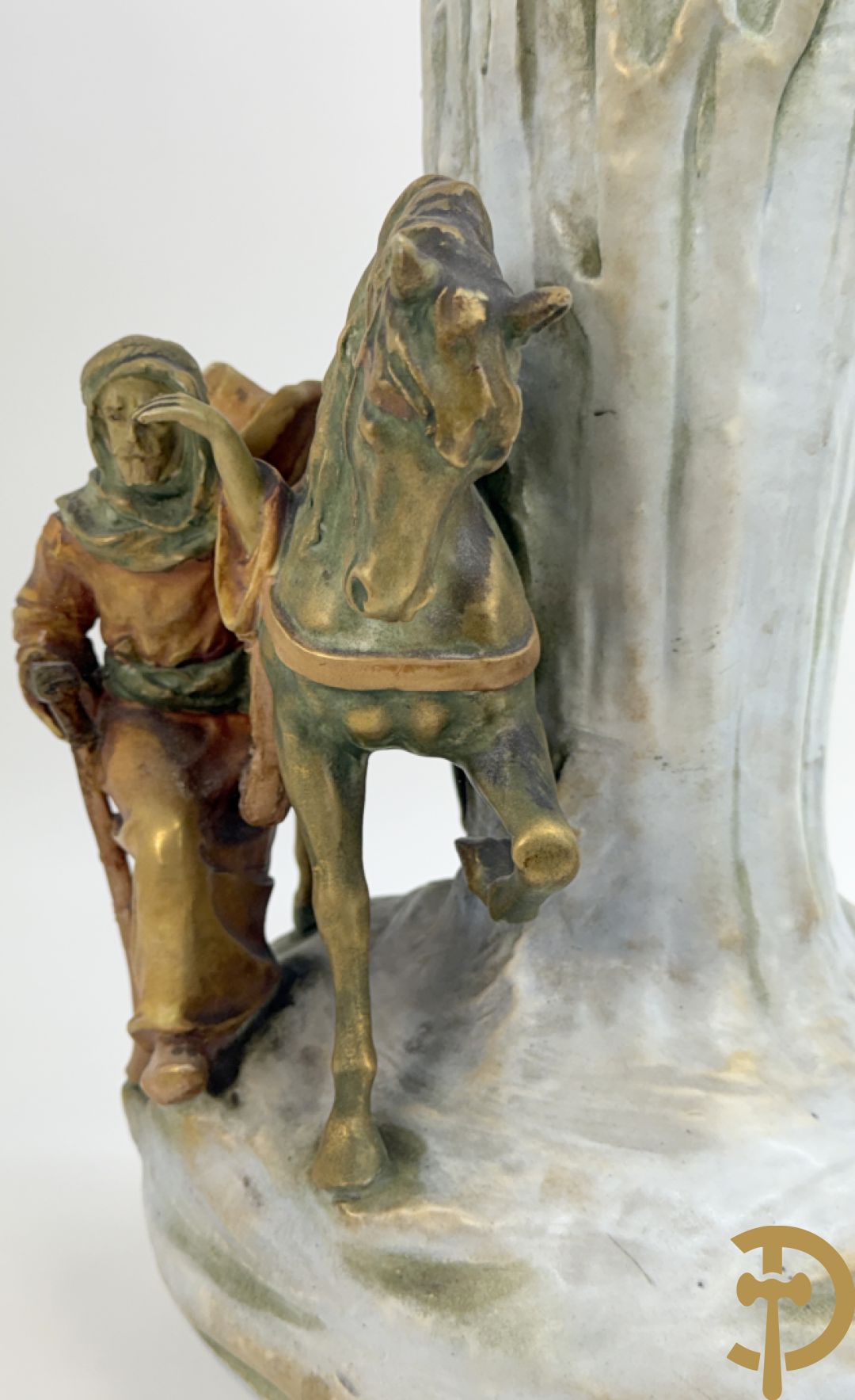 Paar Austria vazen bezet met orientaalse ruiters, nummer 4935