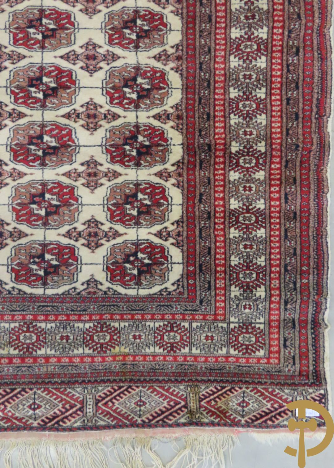 Drie oosterse handgeknoopte tapijten (2 Bouchara en 1 Hamadan)