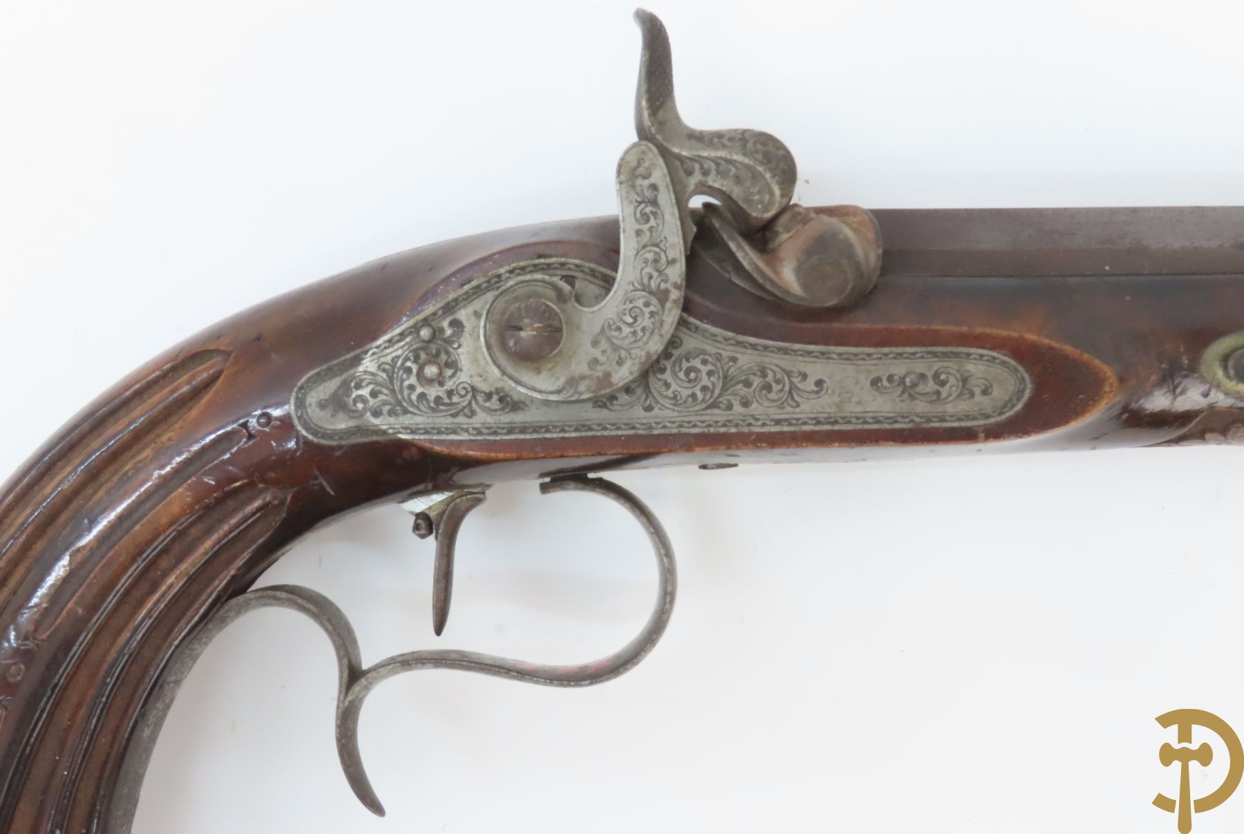 Antieke duelleerkoffer met paar percussie duelleerpistolen met notelaren handvat - (Antiek sierwapen daterend voor 1893 - kopers gebonden aan de Belgische wetgeving)