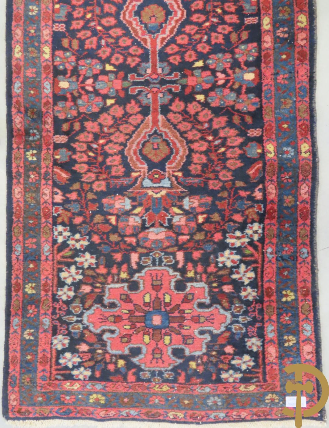 Oosters handgeknoopt tapijt met patronen + Oosterse handgeknoopte loper + kamelenmat