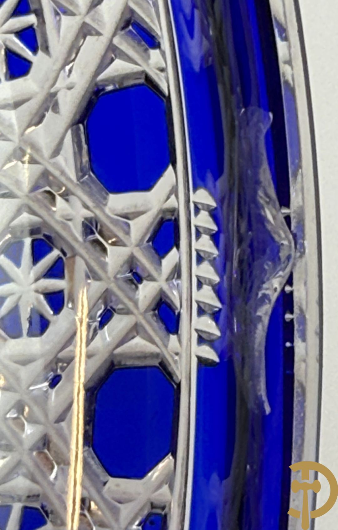 Blauwe handgeslepen en gefacetteerde kristallen punck bowl