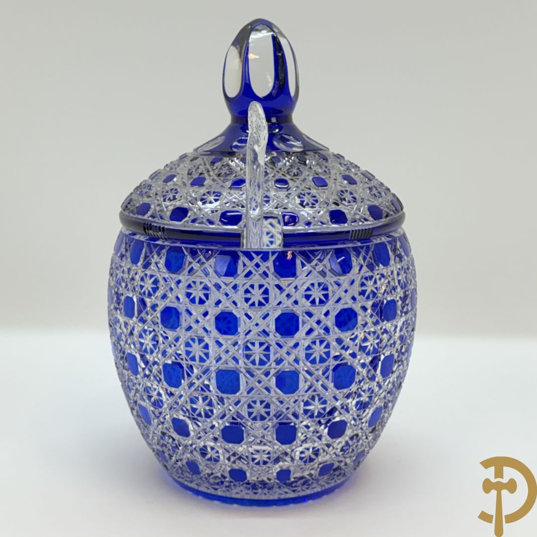 Blauwe handgeslepen en gefacetteerde kristallen punck bowl
