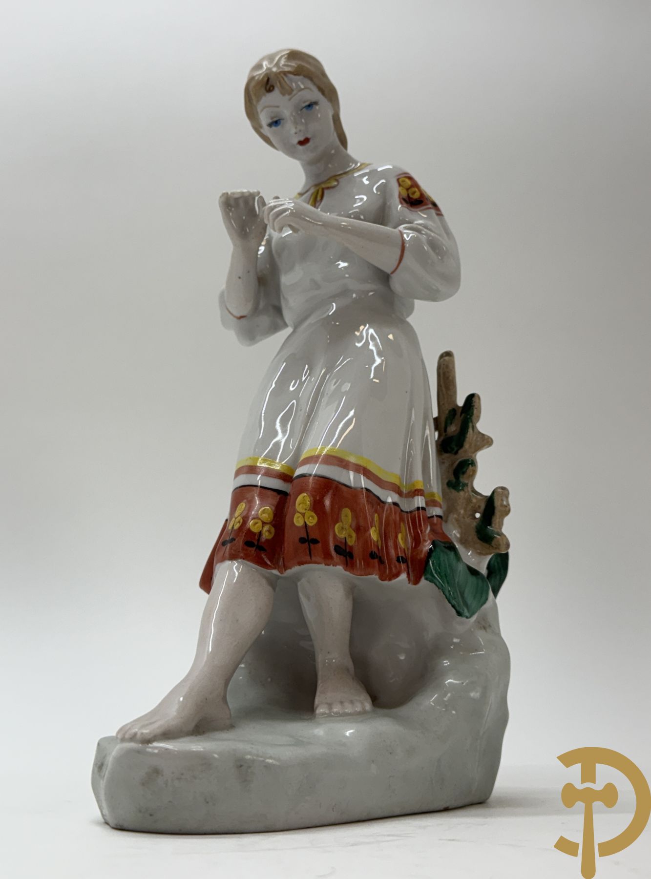 Porseleinen dame met bloem, Art deco periode