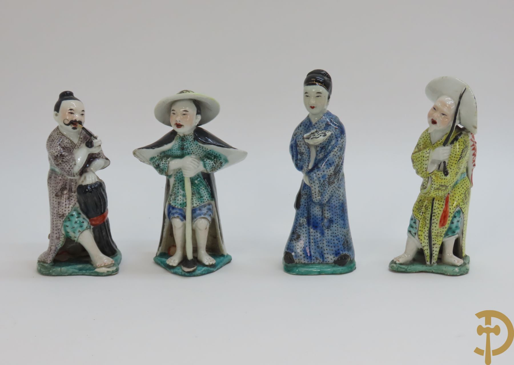 Vier Chinese porseleinen figuren