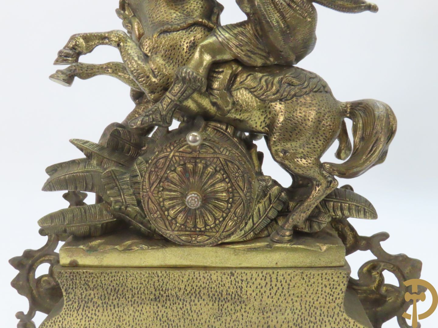 Bronzen pendule met ruiter te paard en panter