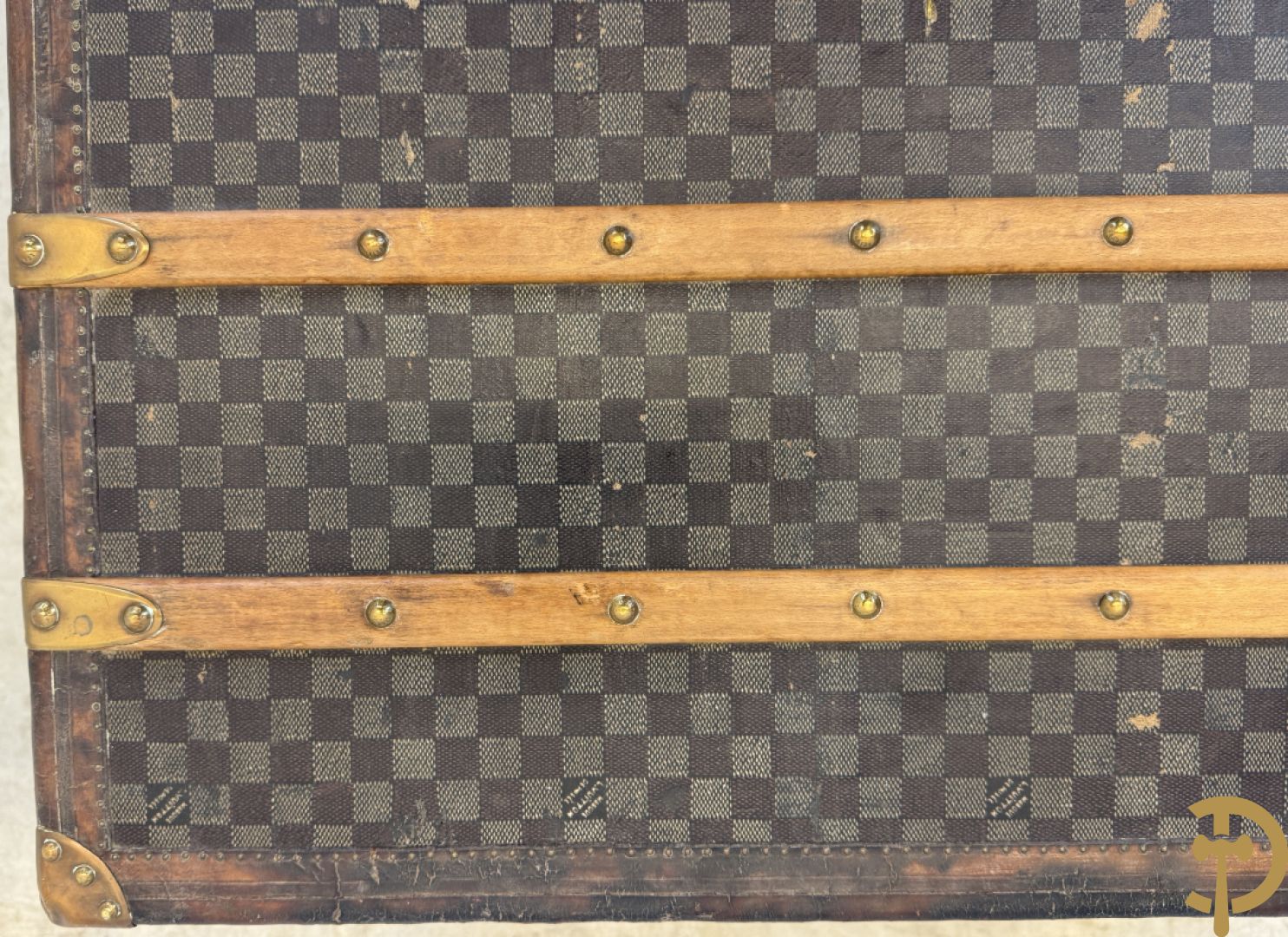 Antieke reiskoffer Louis Vuitton met houten latten, genummerd N41601, met bijhorende sleutel