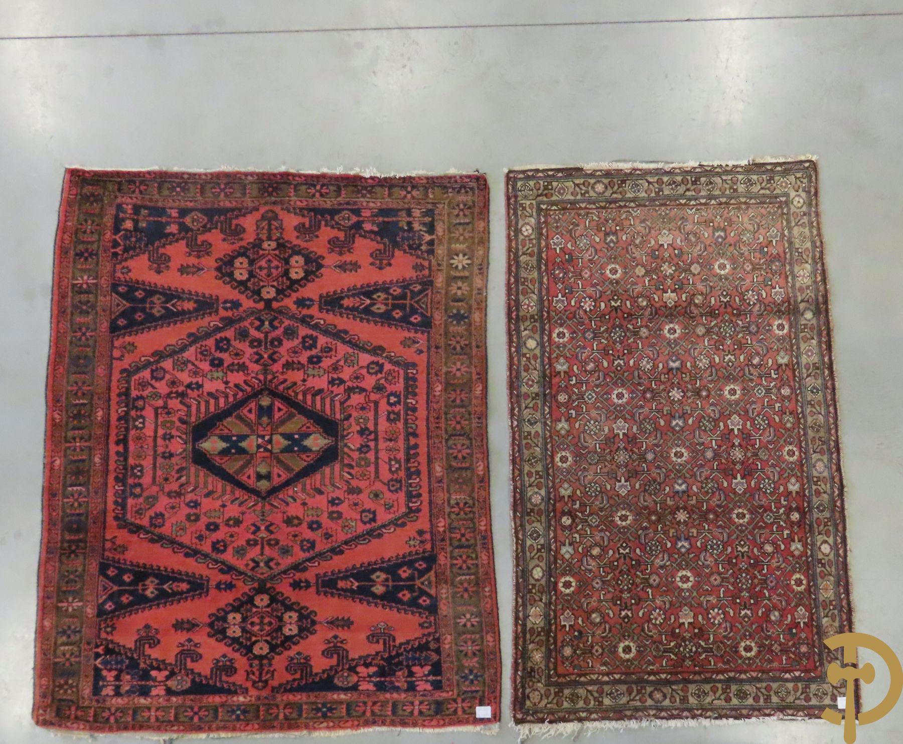 Twee oosterse handgeknoopte tapijten, Tabriz en Hamadan