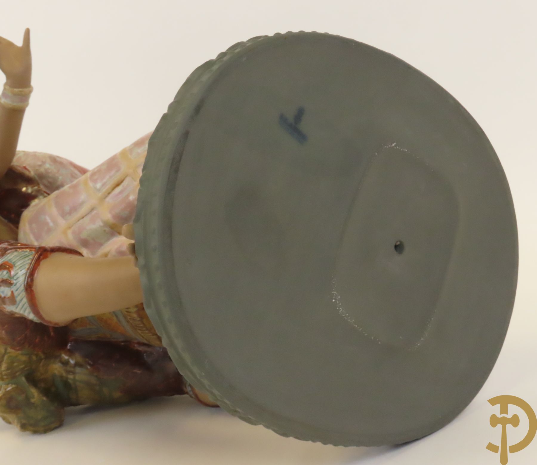 Thaise danseres met jongeman in keramiek, onderaan gemerkt Lladro