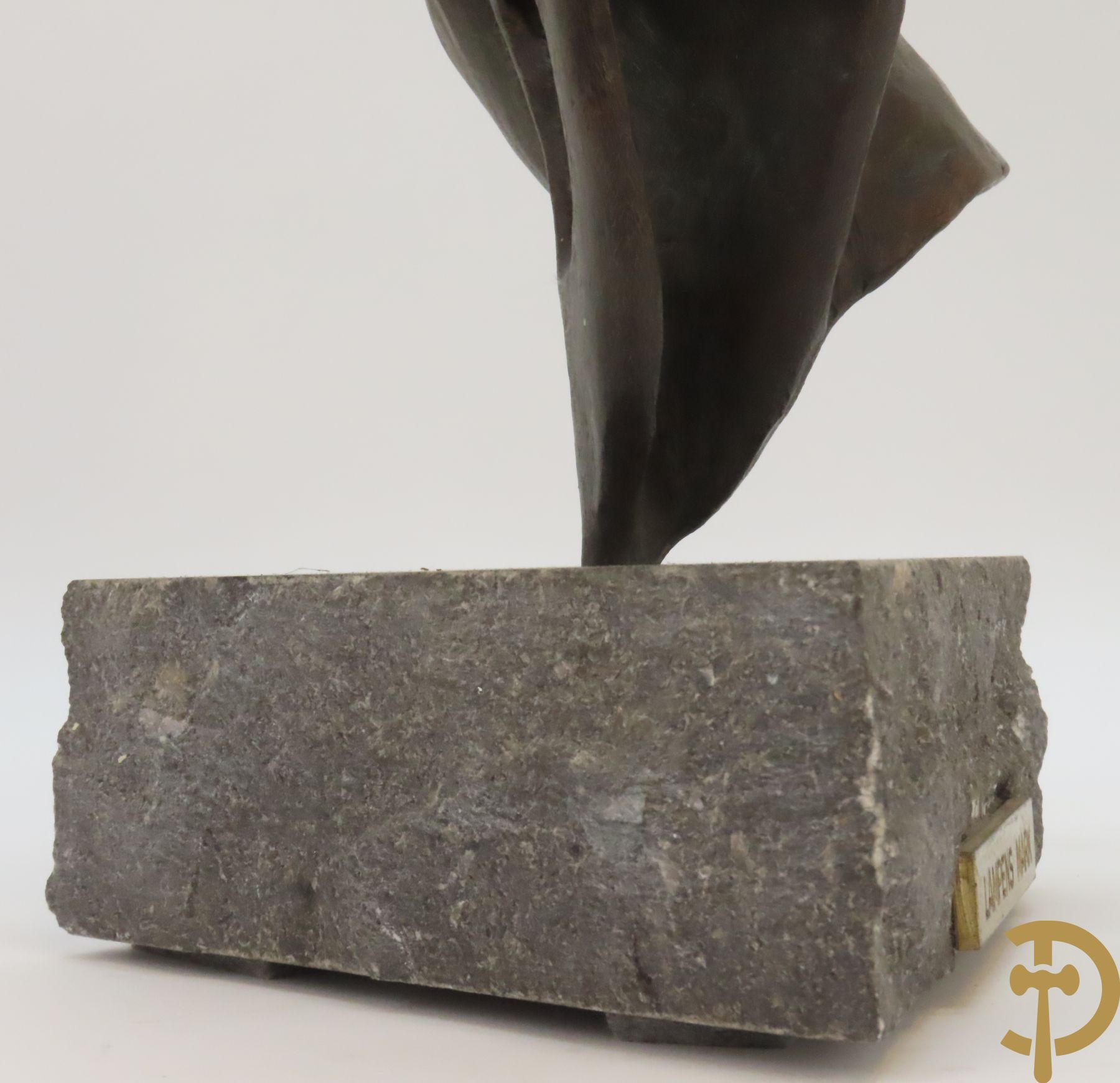 LAMPENS Mark gemerkt met naamplaatje onderaan 