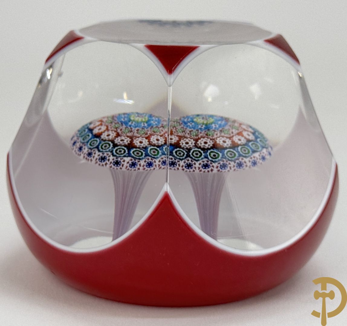 Saint Louis : Presse papier met mille fleurs decor, gedateerd 1969