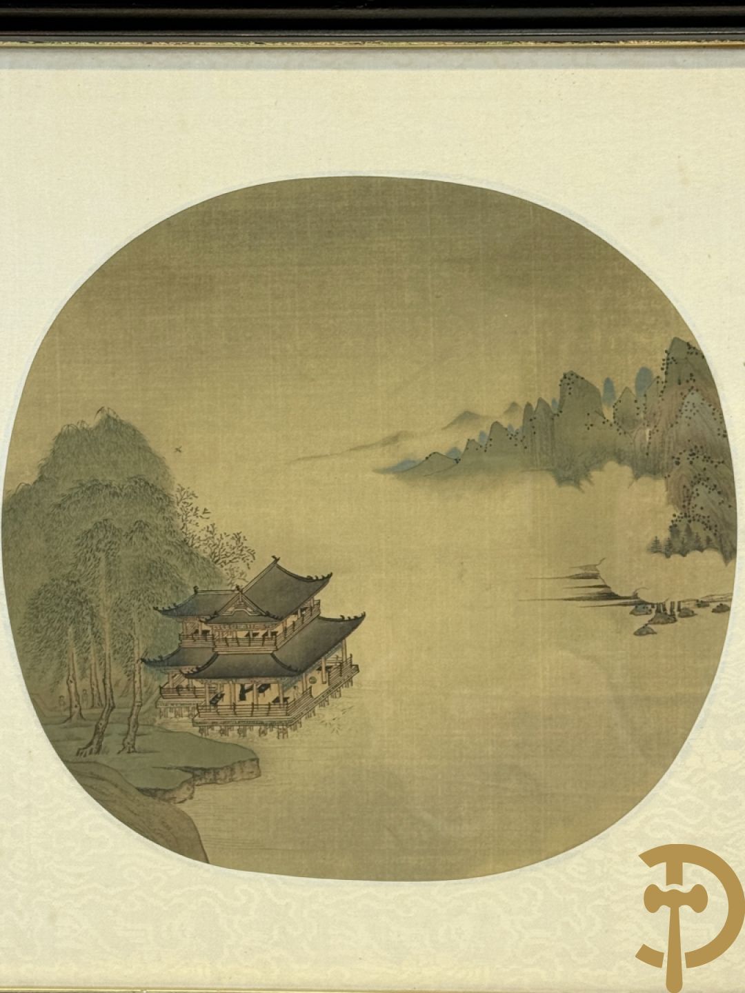 Drie ronde Aziatische zijdeschilderingen + Aziatische zijdeschildering