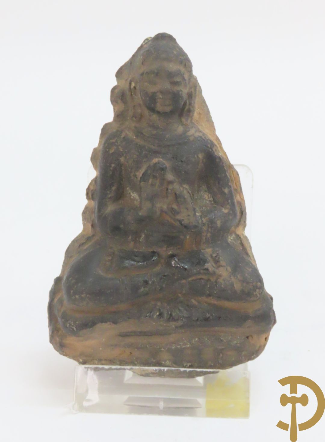 Antieke bronzen zittende boedha + kleine stenen boedha