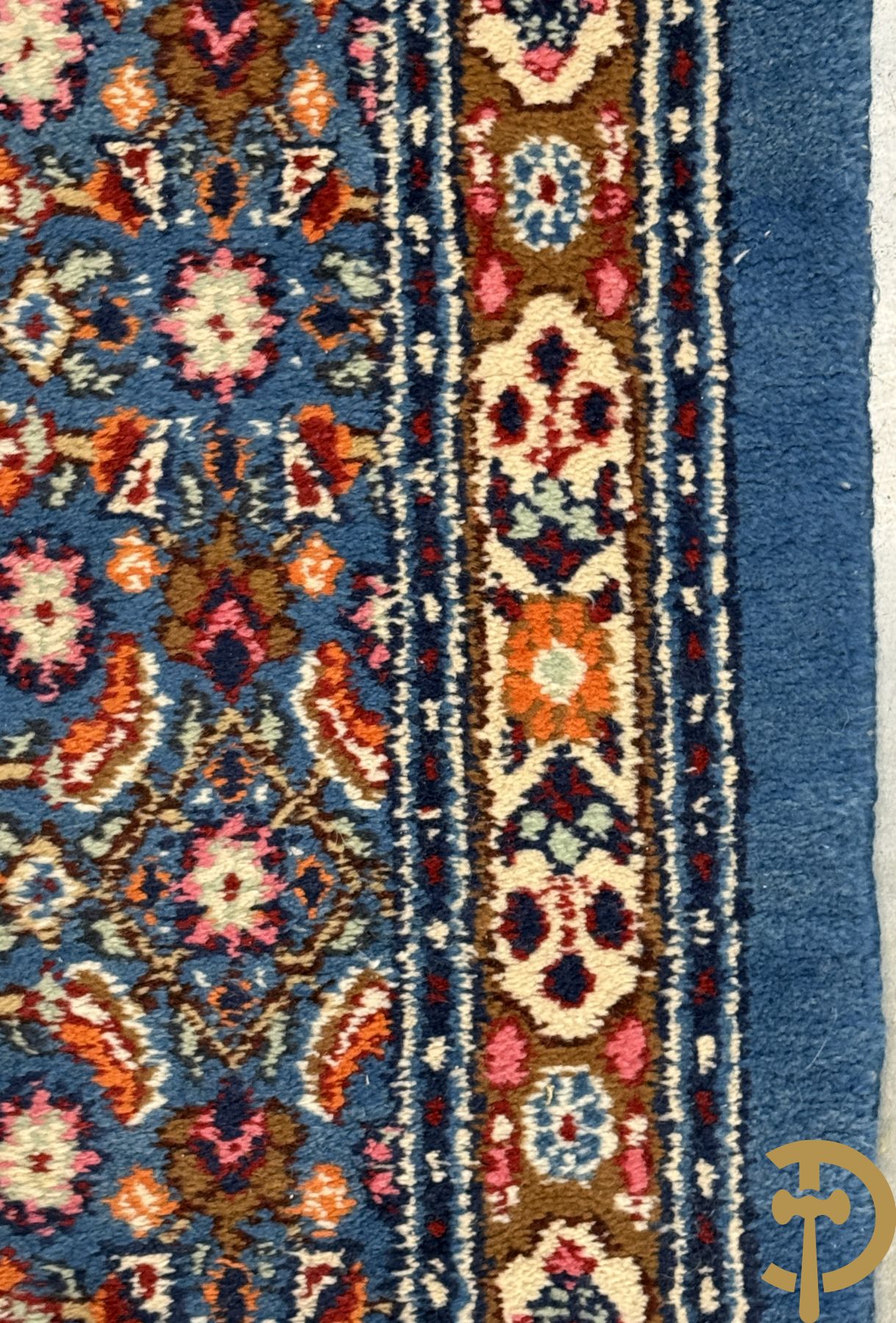 Twee oosterse handgeknoopte lopers