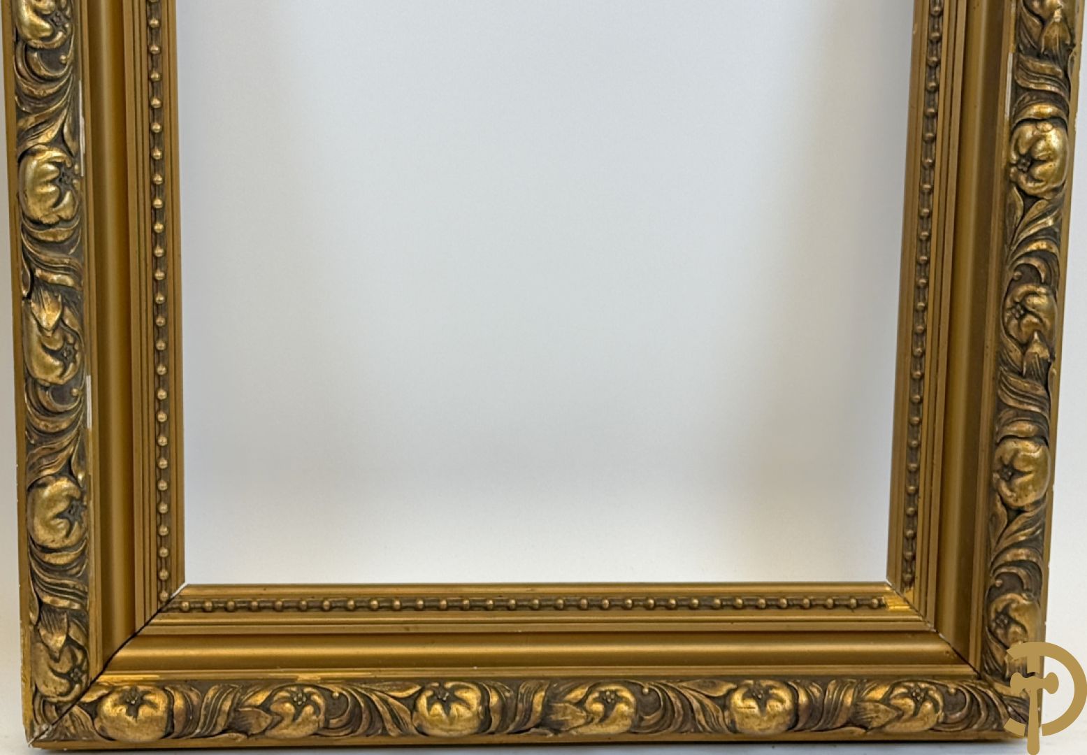 Oude vergulde lijsten Louis XVI stijl, deels met moulures