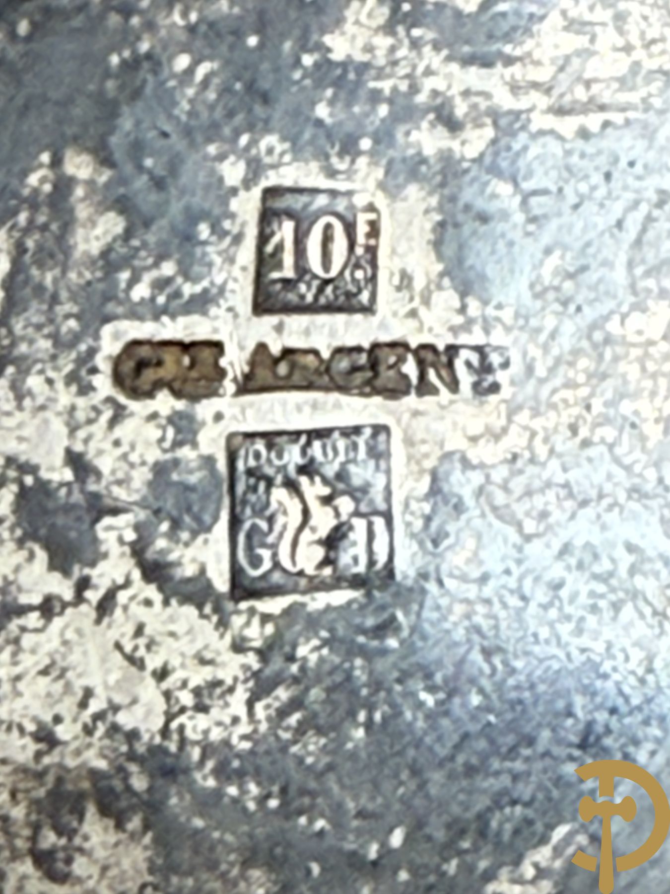 Twee decanteurs + olie- en azijnstel + 2 schenkkannen + twee-orig dekselpotje