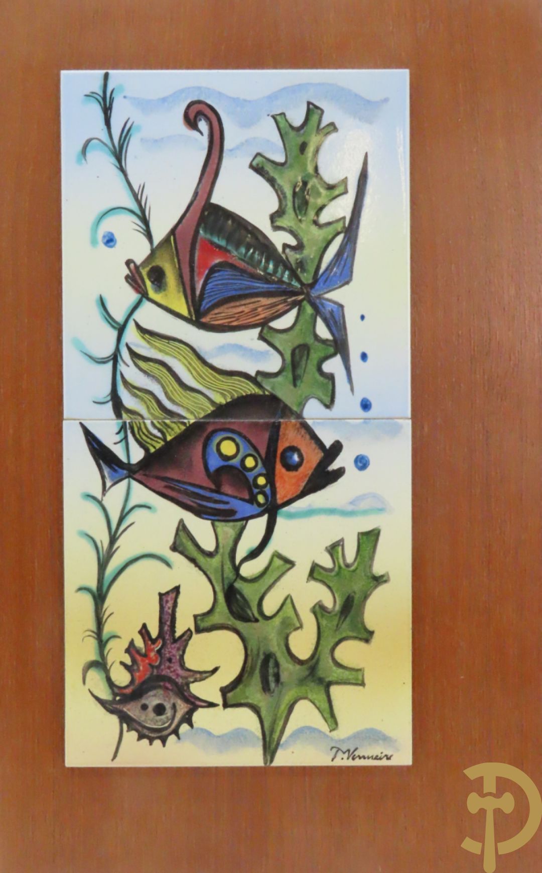 Zes vintage keramiek sculpturen w.o. zeemeermin van Amphora, keramieken vis, plakkette van doedelzakspeler, groepje met 5 kindjes, bord RP gemerkt en basrelief met vissen Vermeire P.