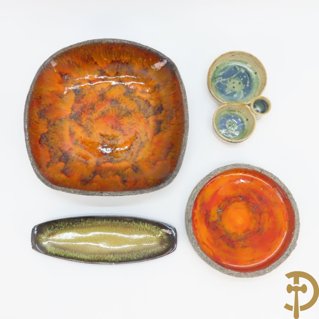 Vier keramieken vintage schalen