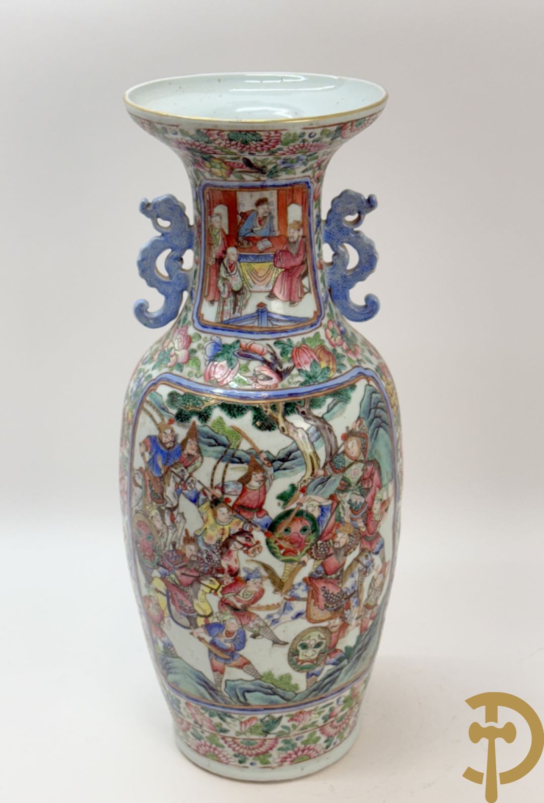 Chinese porseleinen vaas met geanimeerd krijgerdecor en vogeltaferelen