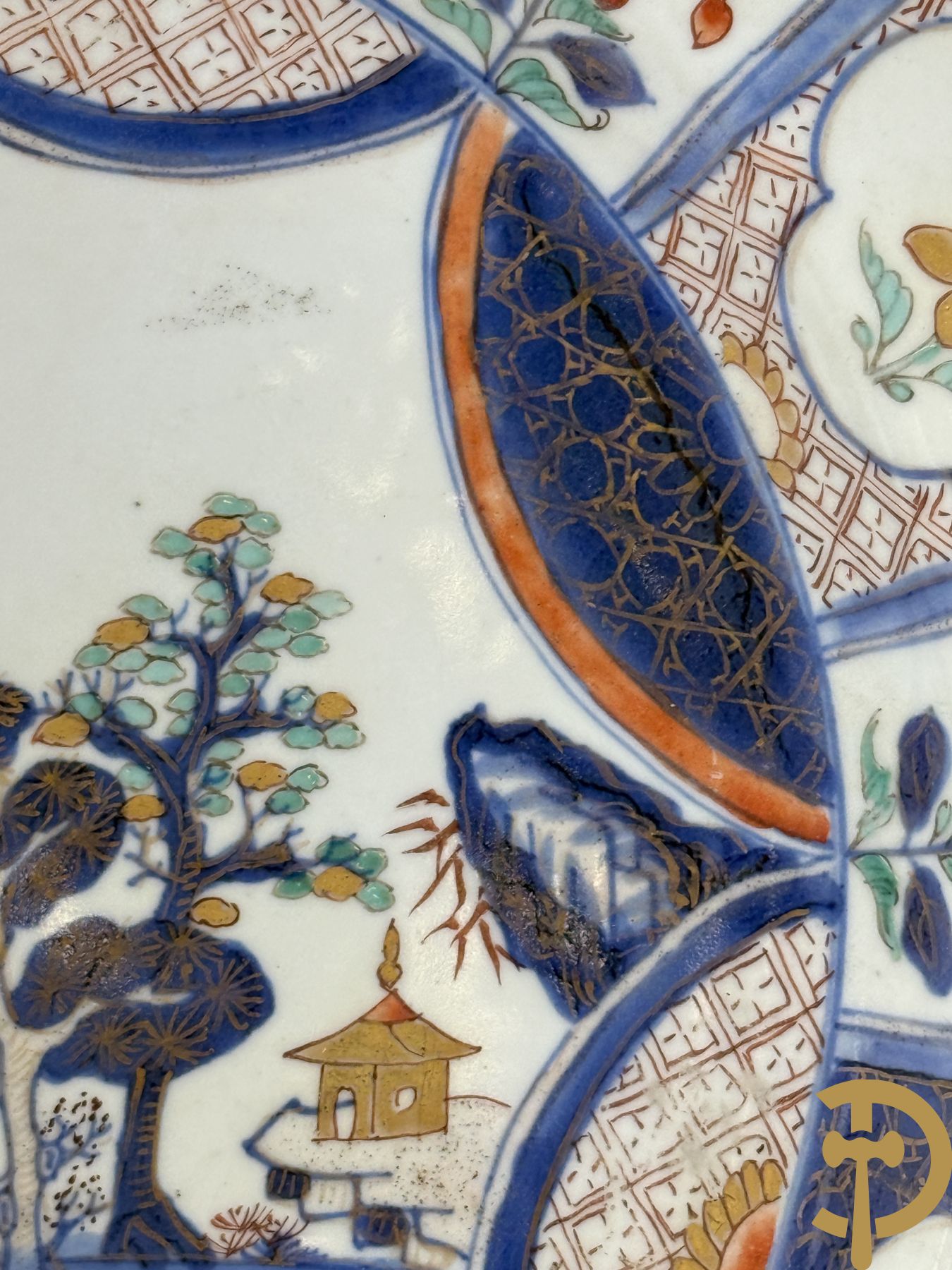 Chinees porseleinen Imari bord met landschapsdecor en bloemen