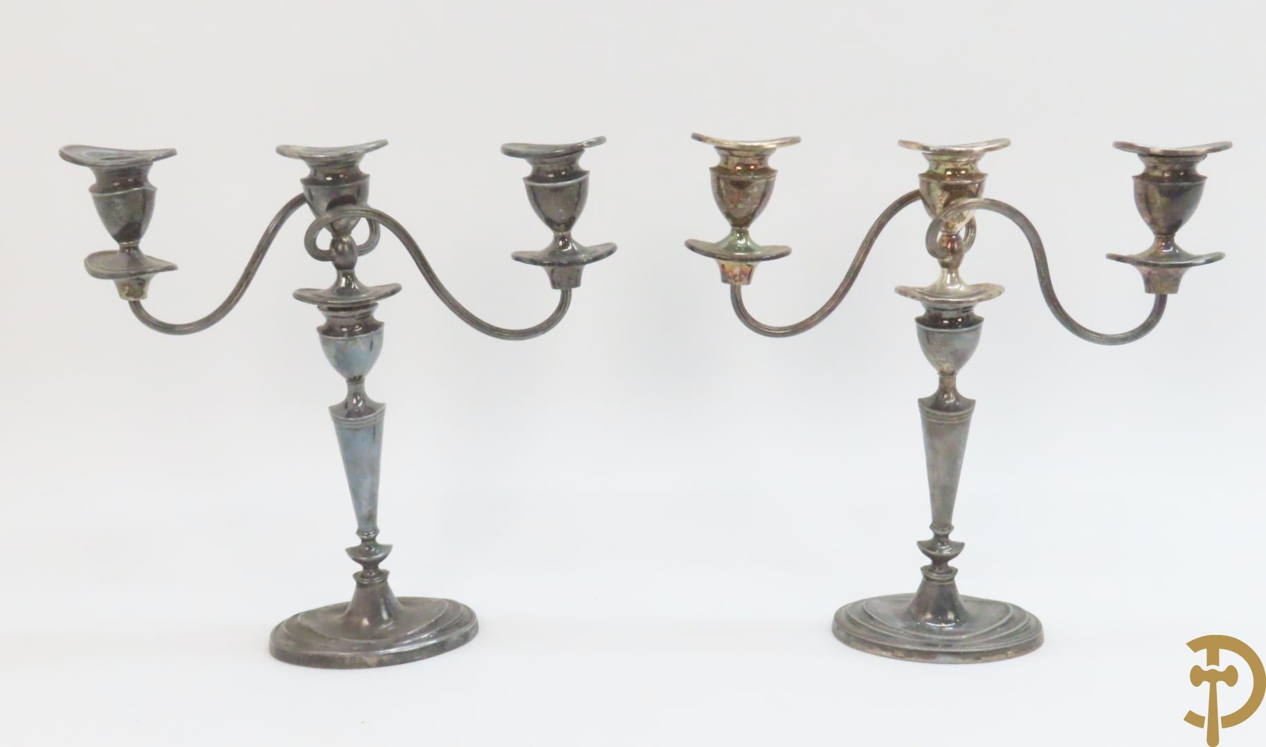 Zes paar verzilverde kandelaars