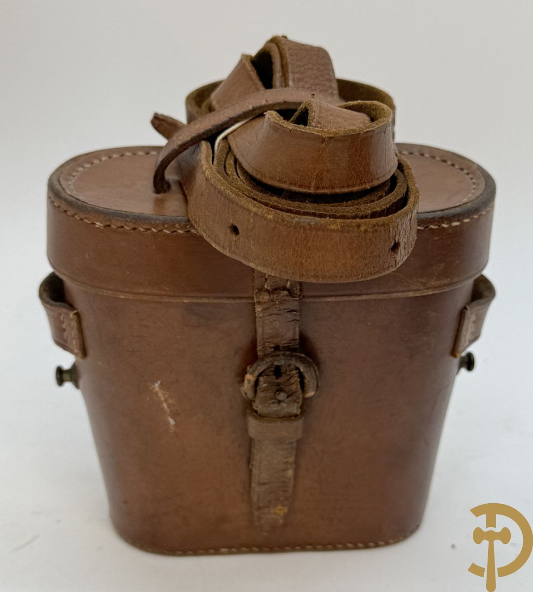 Engelse lederen hoedendoos + rond lederen doosje met lederen etui met verrekijker