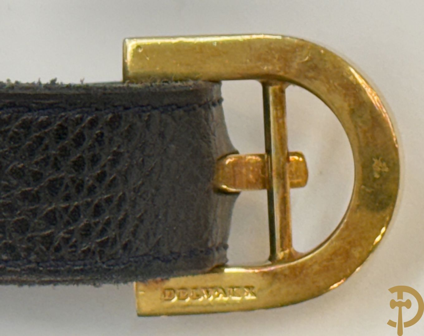 Blauw gekorreld lederen schoudertas model Le Calicot en openklapbare geldbeugel, Delvaux,