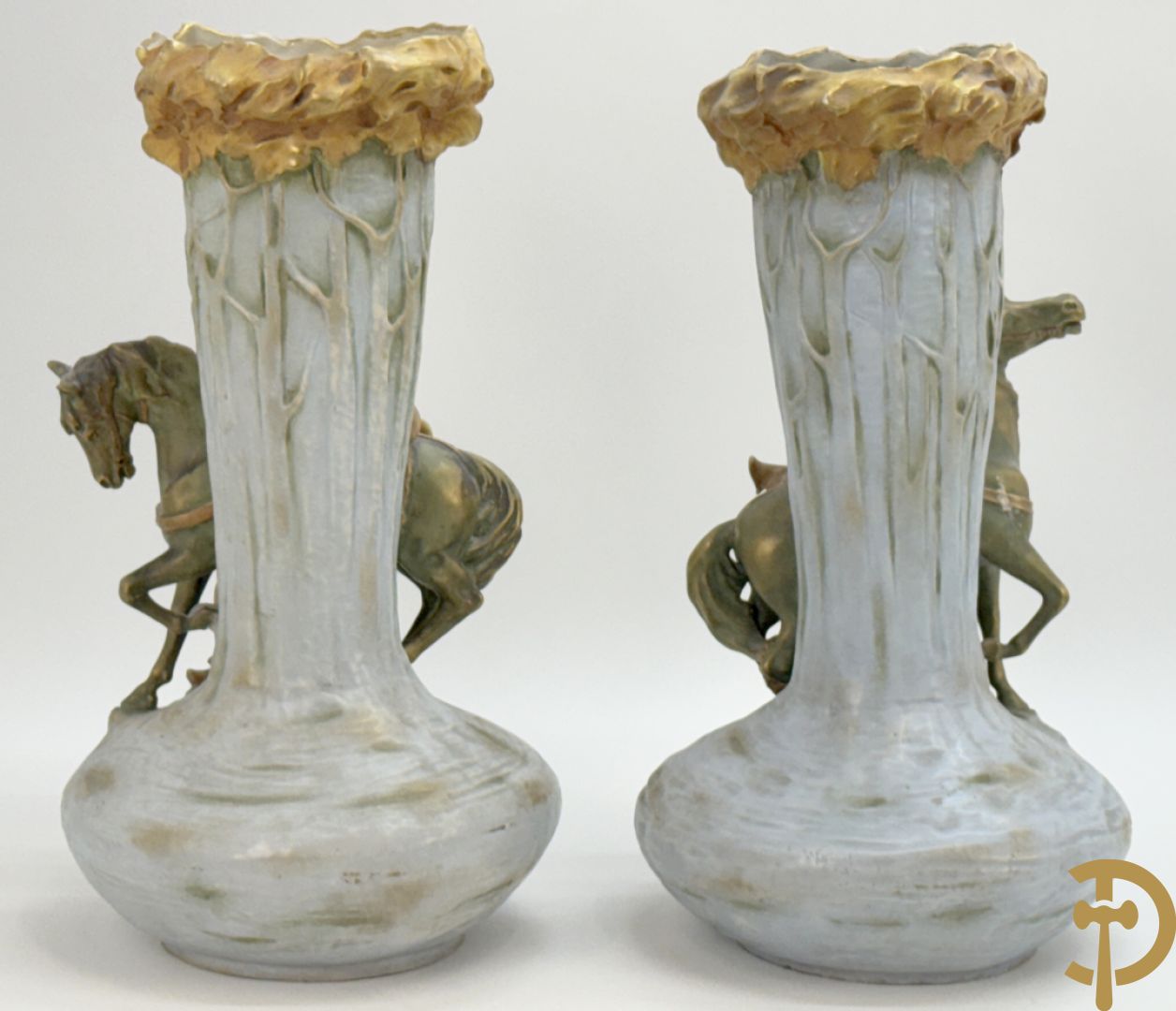 Paar Austria vazen bezet met orientaalse ruiters, nummer 4935