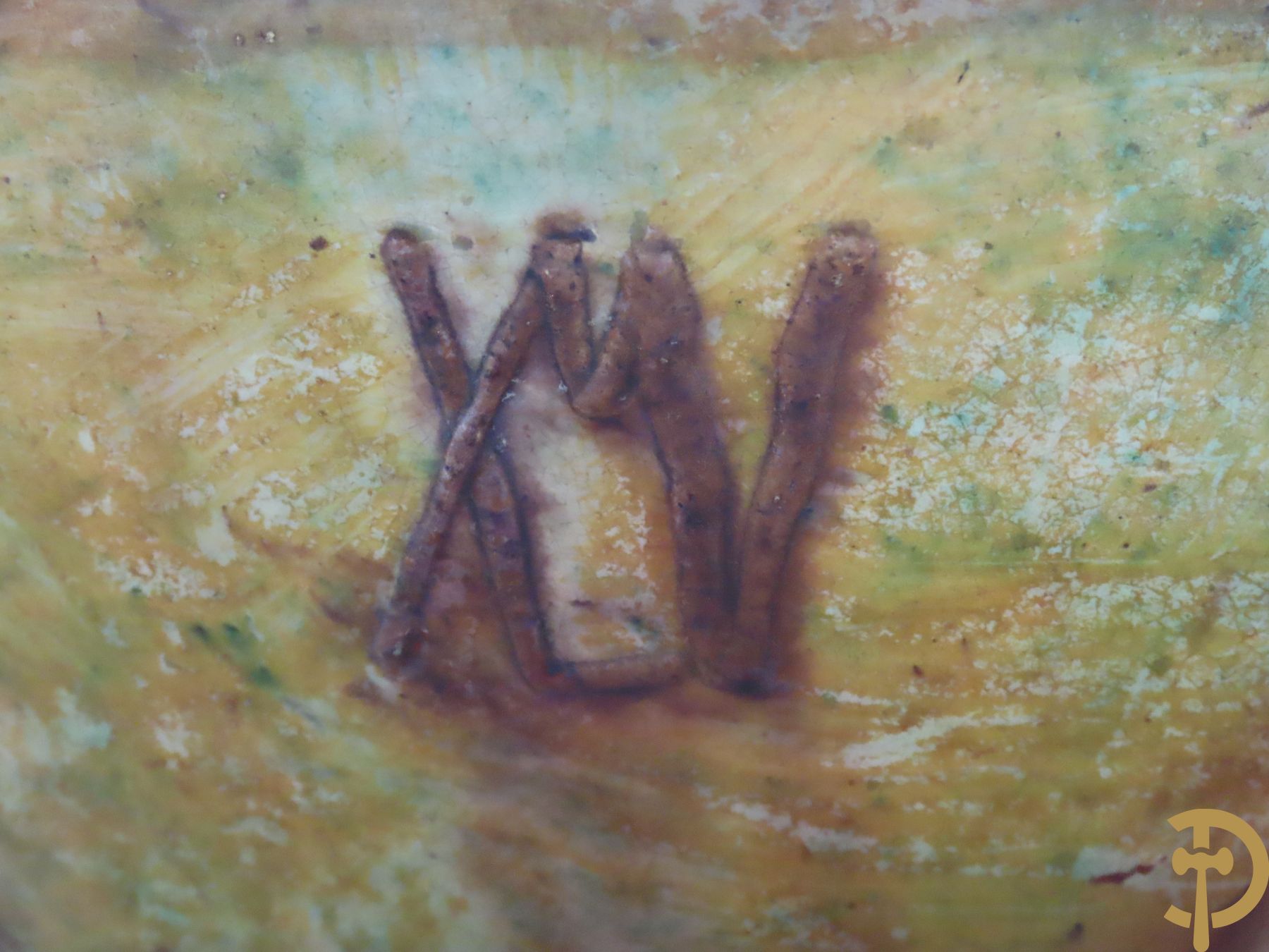Torhoutse drieorige aardewerken vaas met begijntjes op stap, LMV gemerkt