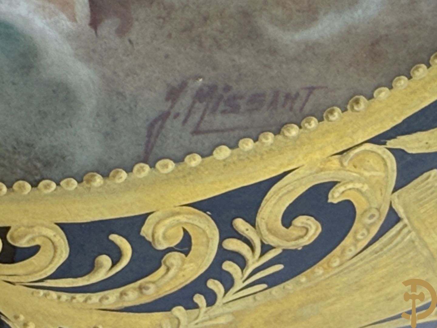 Paar porseleinen Sèvres cassolettes met handbeschilderd romantisch decor op blauwe fond, zijdelings met bronzen zwanen, Chateaux de Sceaux  gemerkt onderaan, Missant J. getekend