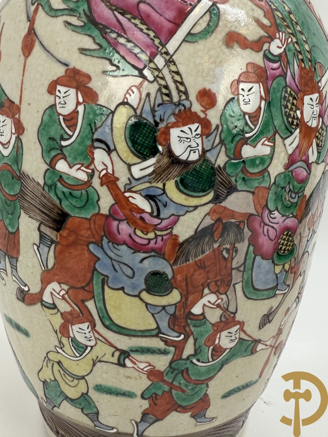 Paar Chinese Nankin vazen met krijgerdecor