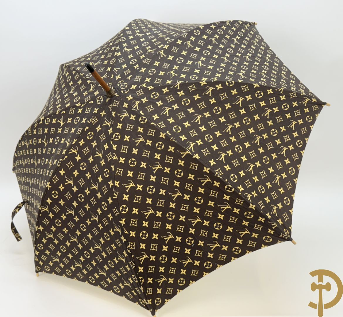 Grote en kleine toiletzak Louis Vuitton + agenda 2001  + portefeuille + tag + paraplu