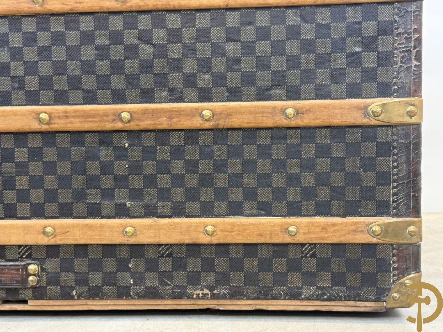 Antieke reiskoffer Louis Vuitton met houten latten, genummerd N41601, met bijhorende sleutel