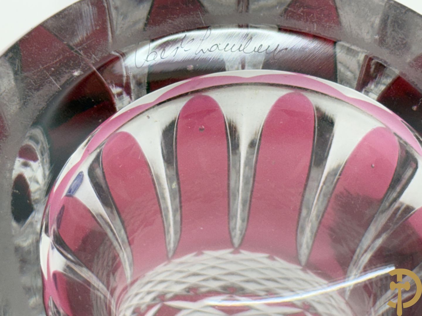 Val Saint Lambert : Rode kristallen vaas + blauwe pique fleur