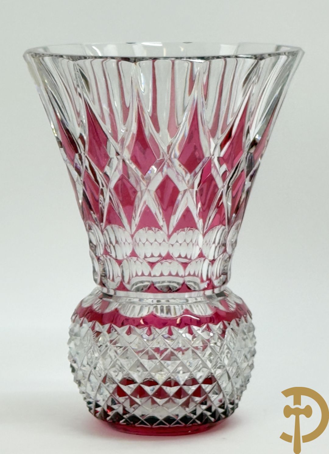 Val Saint Lambert  : Rode handgeslepen kristallen vaas