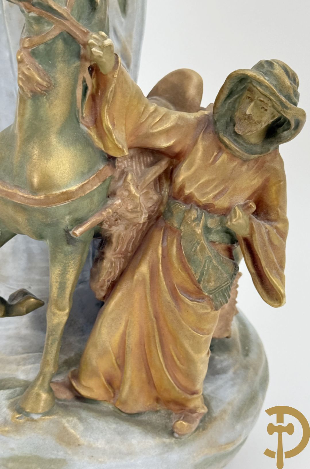 Paar Austria vazen bezet met orientaalse ruiters, nummer 4935