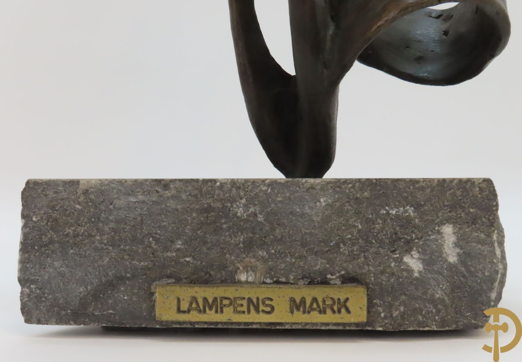 LAMPENS Mark gemerkt met naamplaatje onderaan 