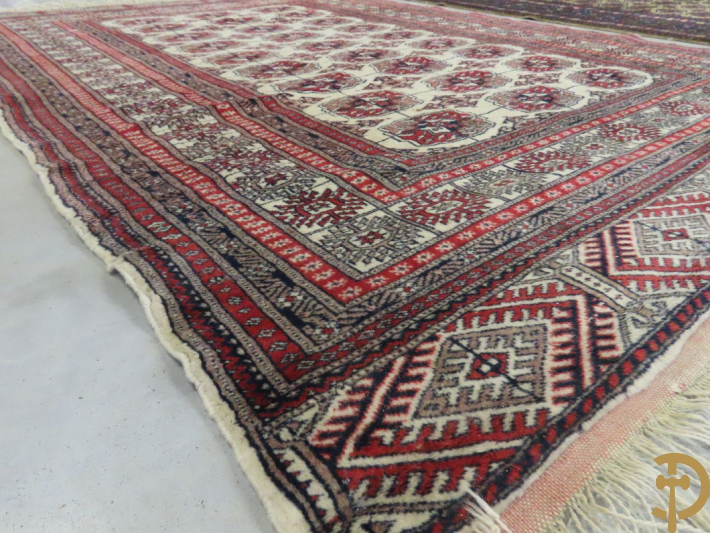 Drie oosterse handgeknoopte tapijten (2 Bouchara en 1 Hamadan)