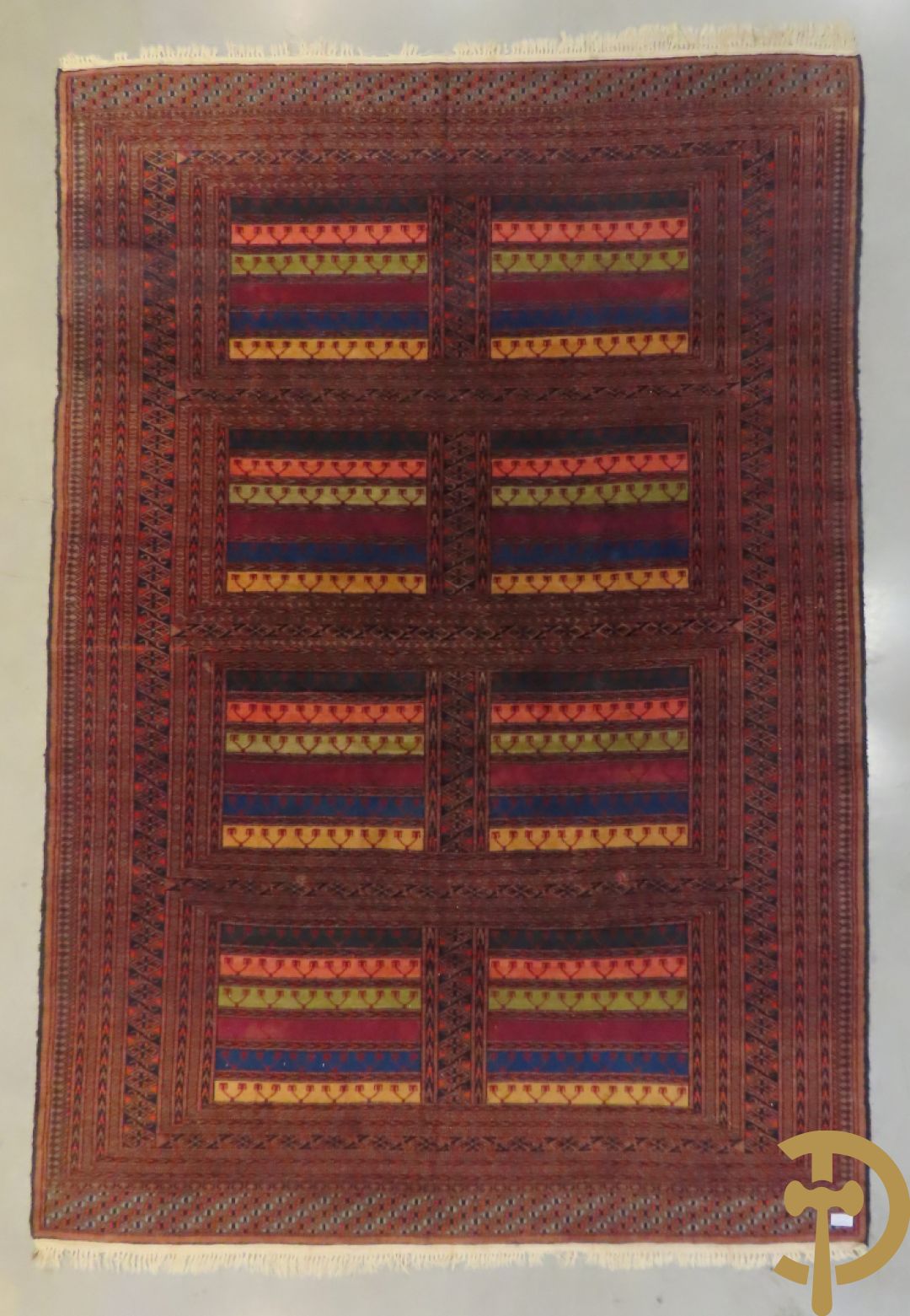 Oosters handgeknoopt tapijt