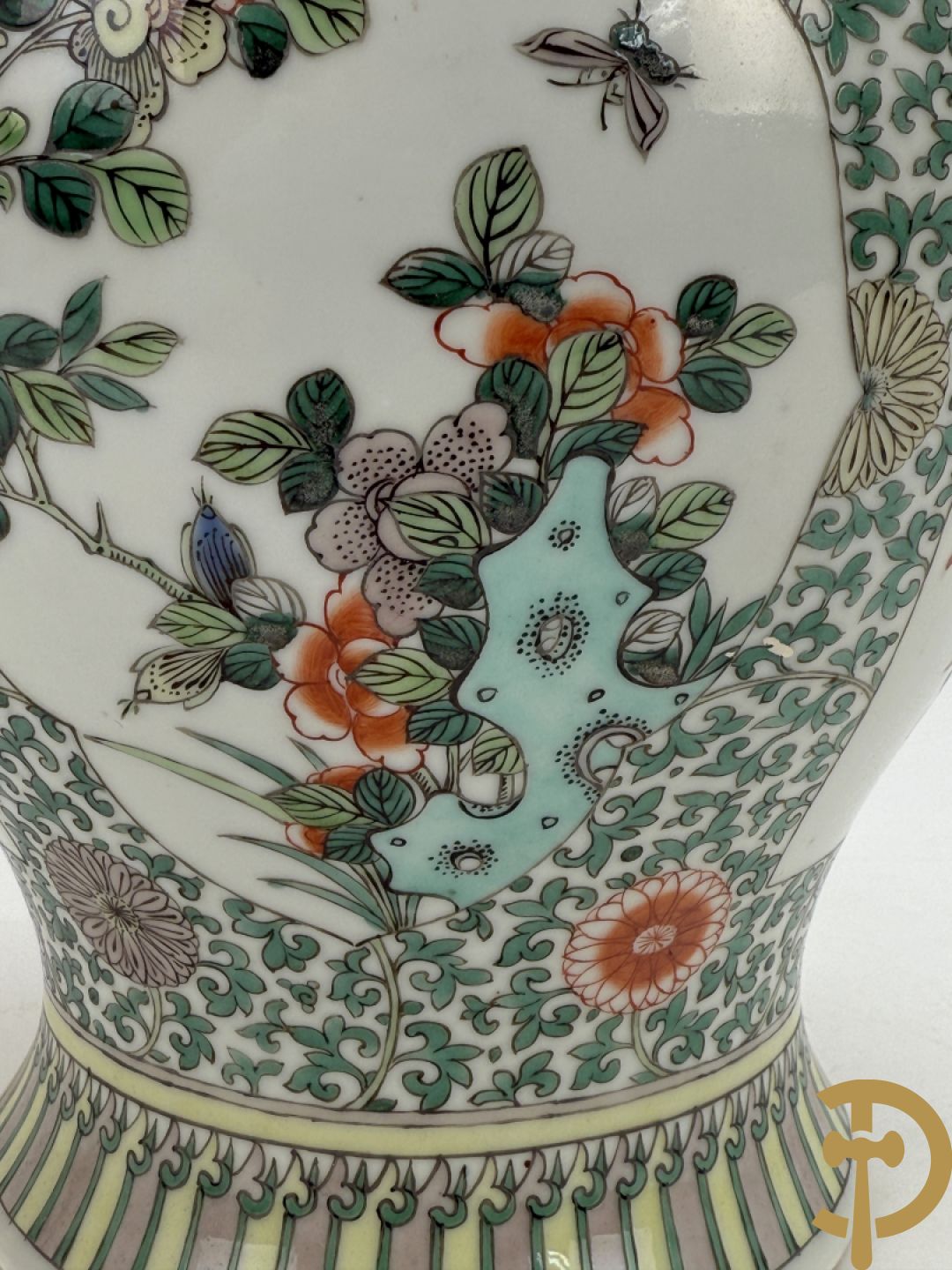 Chinese porseleinen dekselpotiche met bloemendecor