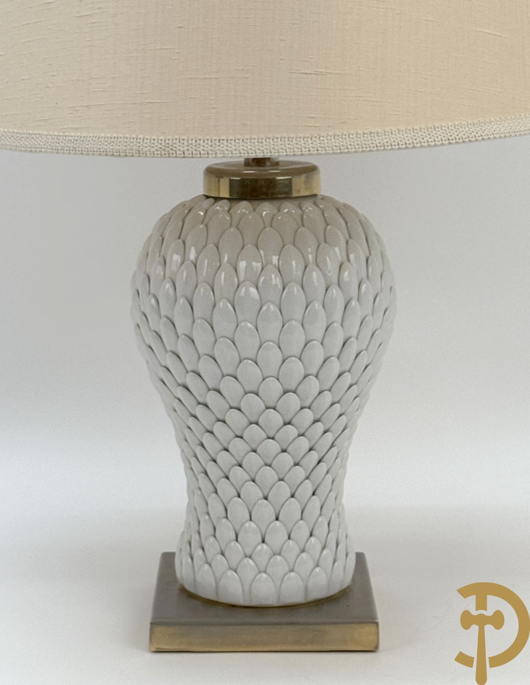 Vintage lamp met witte artisjok motief + vintage lamp met witte bol op chromé voet