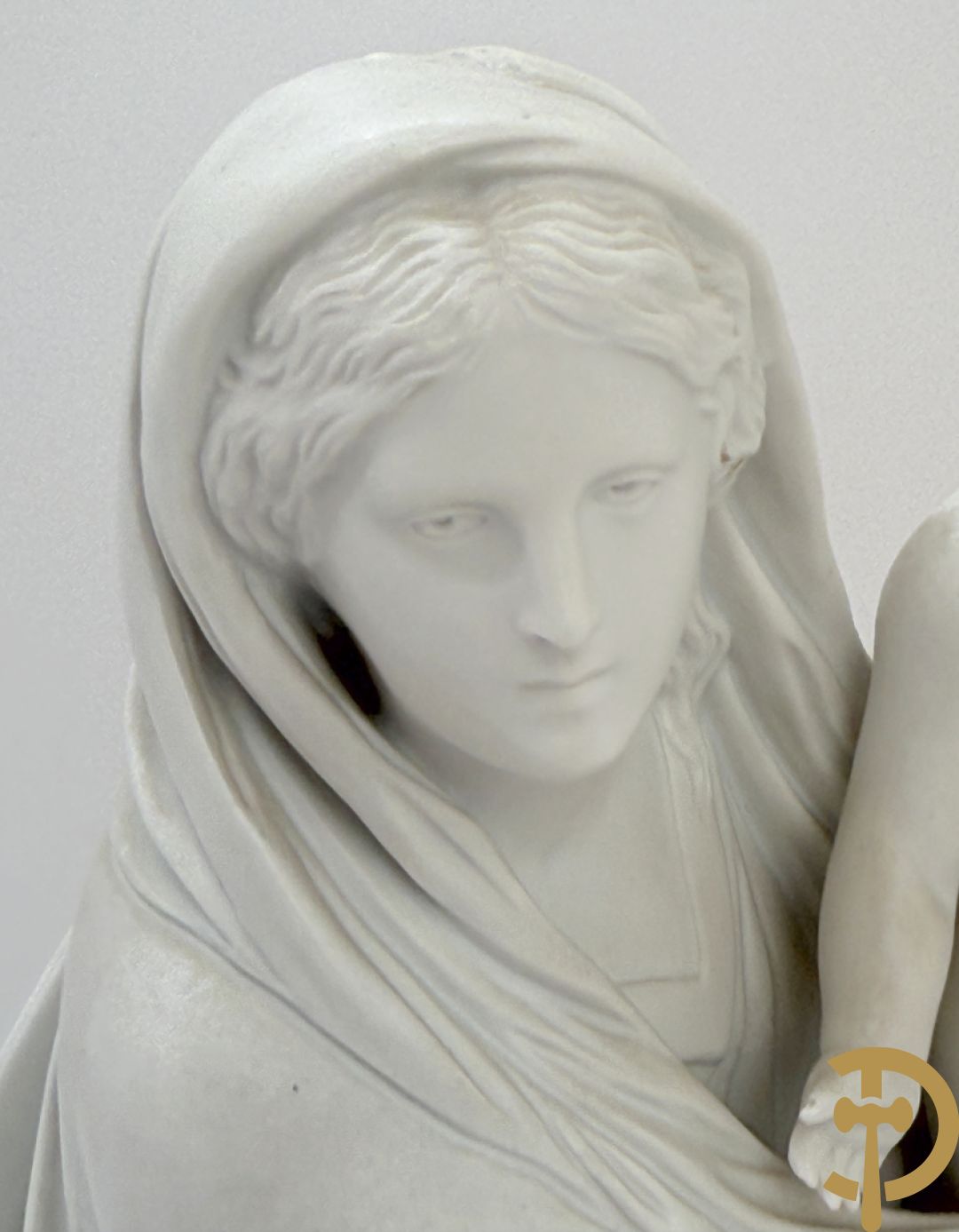 Boizet getekend, witte biscuit van Madonna met kind steunende op slang, gemerkt Sèvres, op vergulde sokkel