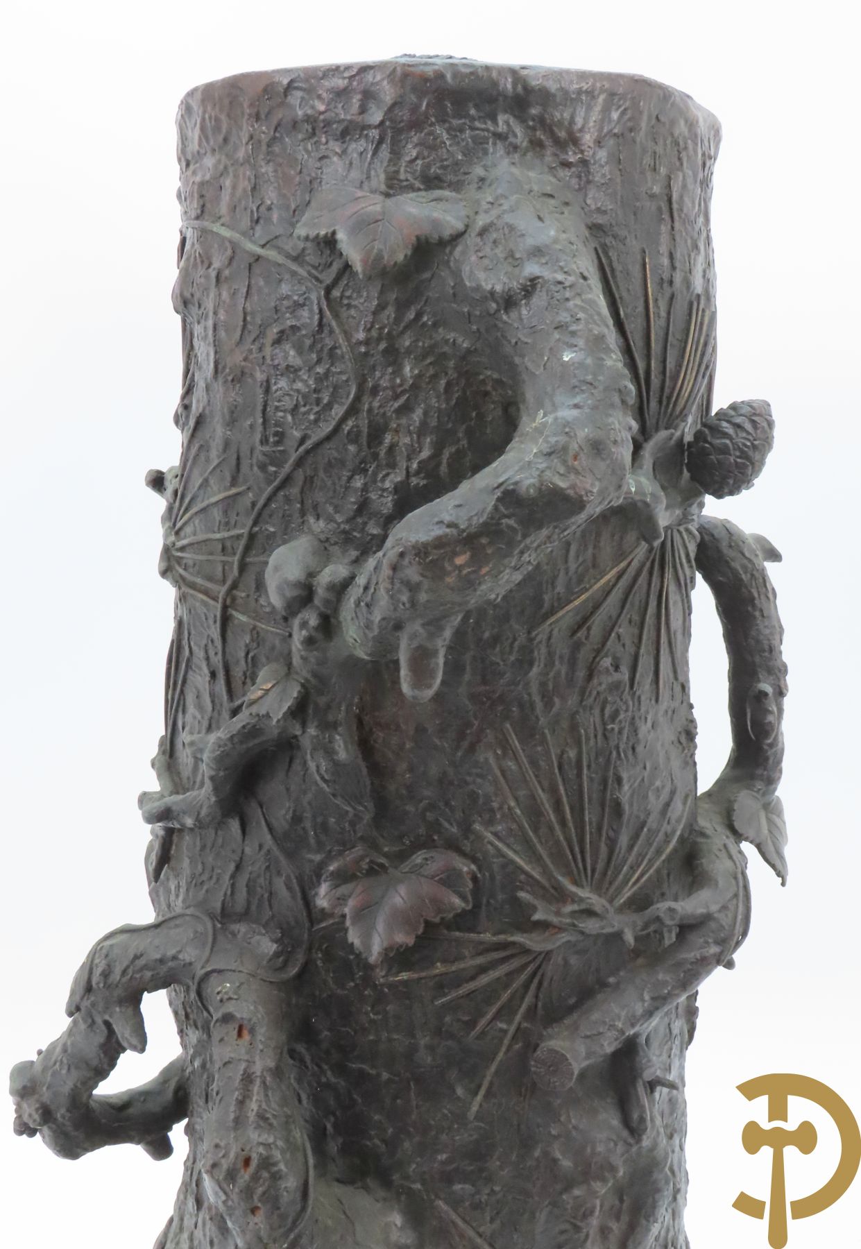 Bronzen ornament van boomstronk met takken en adelaar