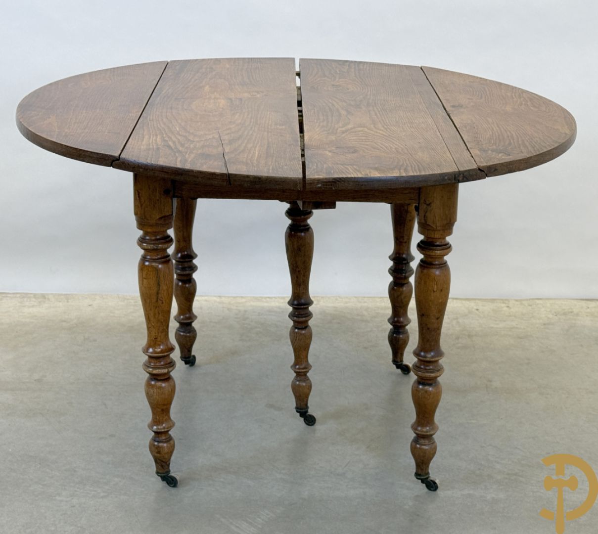 Eiken uittrekbare coulissetafel op 6 uittrekbare poten