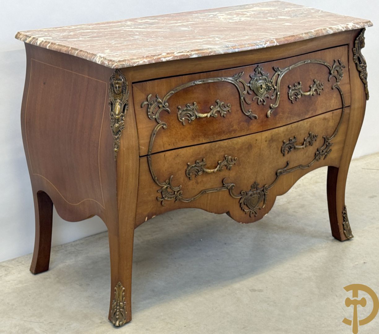 Notelaren Louis XV tweeladencommode met bronsbeslag en marmeren blad