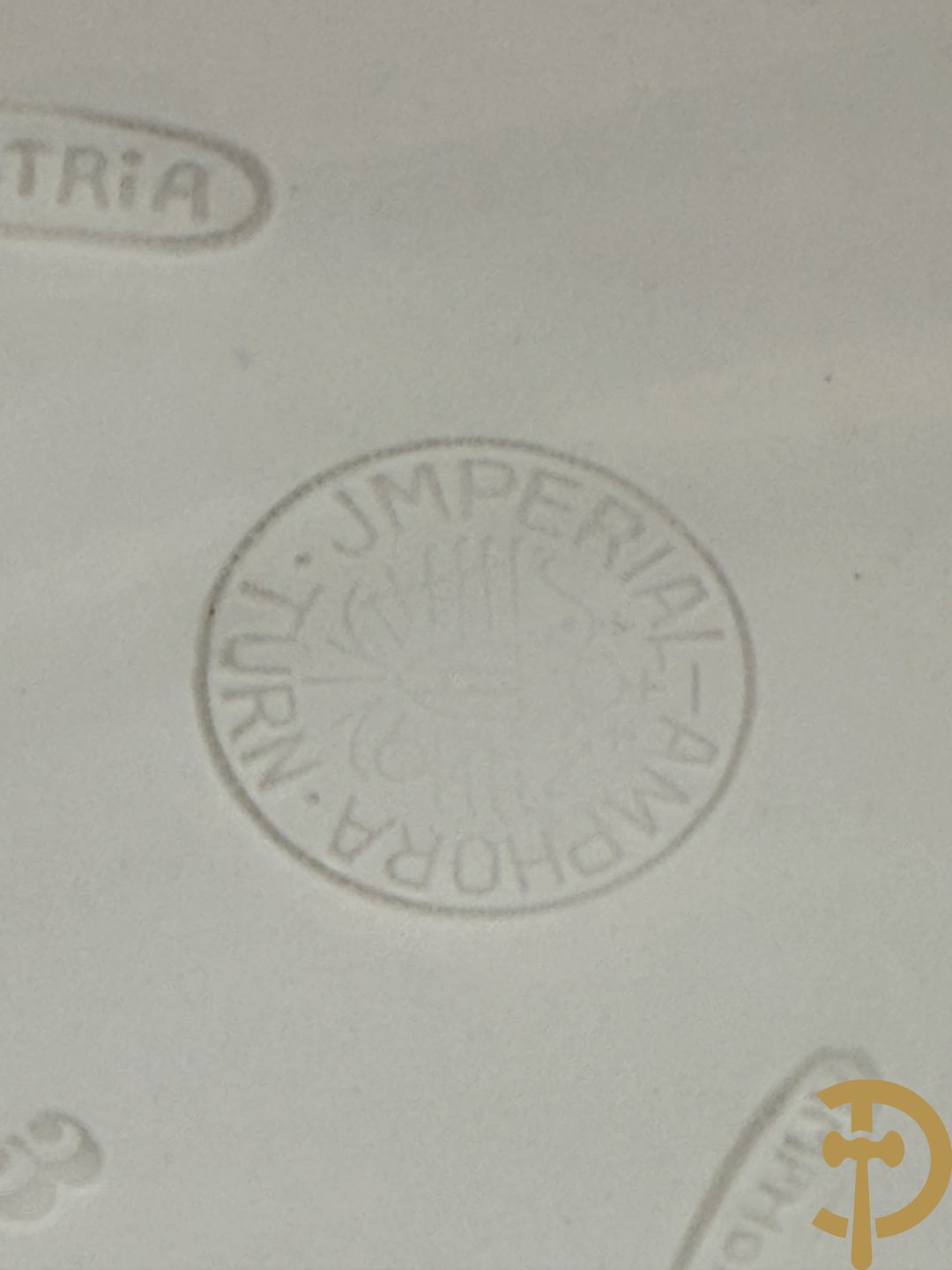 Paar Austria vazen bezet met orientaalse ruiters, nummer 4935