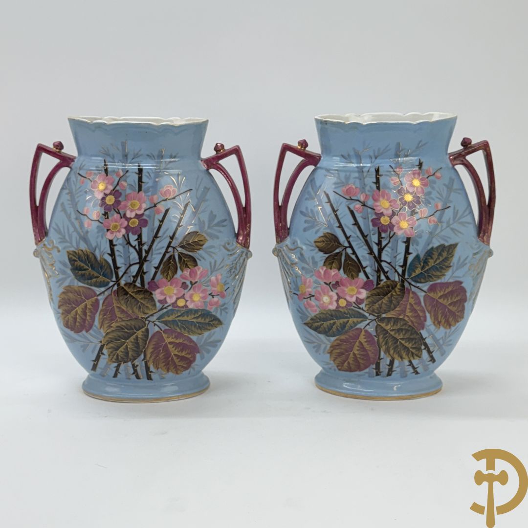 Paar porseleinen vazen met bloemendecor