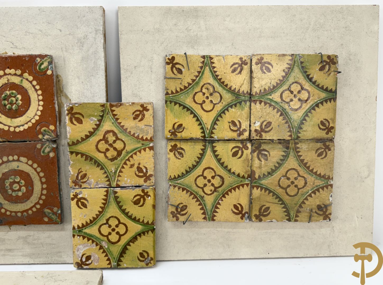 Verzameling 18e en 19e Torhoutse tegeltjes