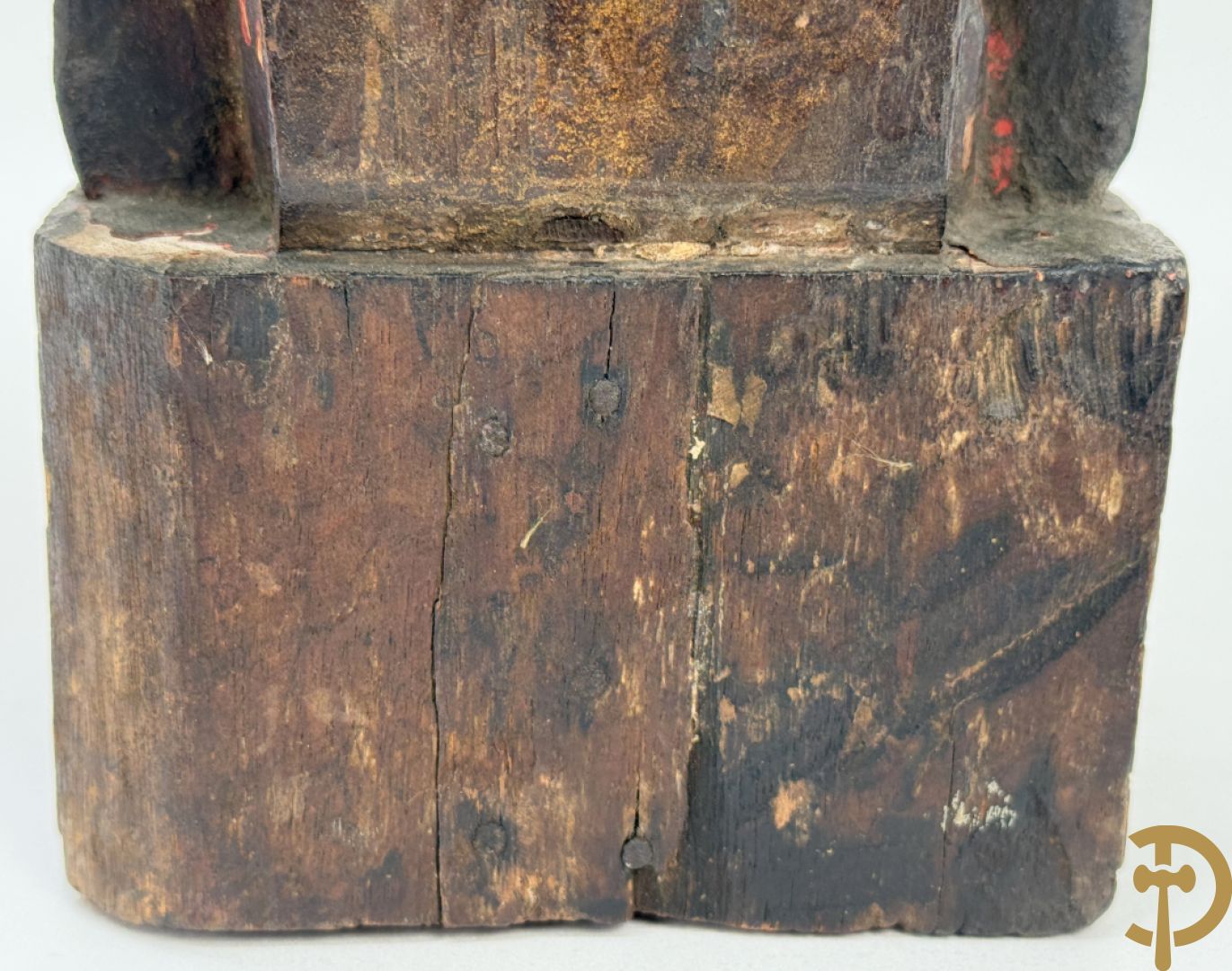 Houtsculptuur van zittende Chinese wijze, 18e